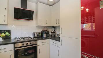 Cookware/dishes/utensils