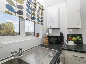 Cookware/dishes/utensils