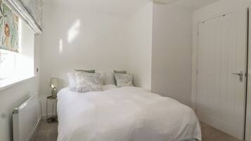 2 bedrooms, individually decorated, individually furnished, free WiFi