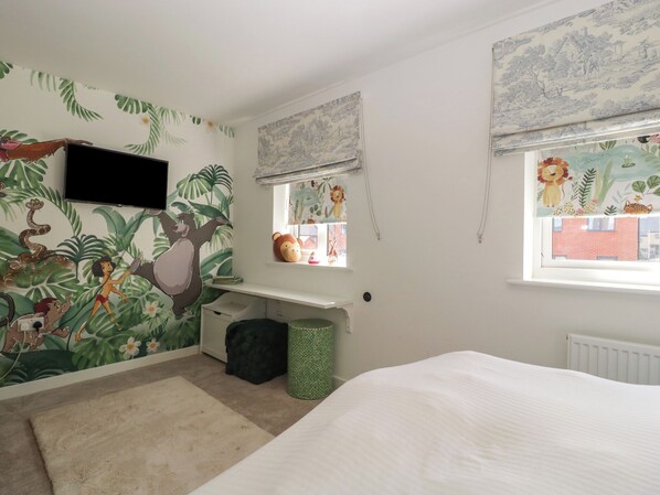 2 bedrooms, individually decorated, individually furnished, free WiFi