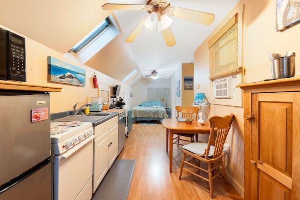 冰箱、微波炉、洗碗机、茶具/咖啡用具