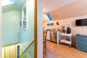 Interior - 2 bedrooms, Boothbay, ME (Boothbay)