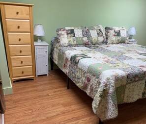 2 chambres, bureau, Wi-Fi, literie fournie