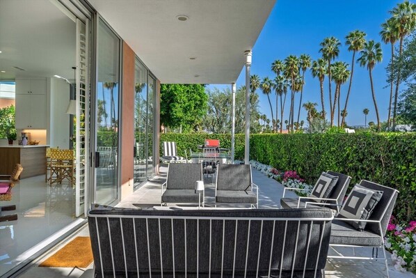 Terrace/patio - Private 3-bedroom in Marrakesh Country Club (Palm Desert)