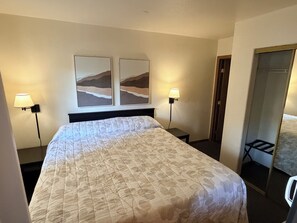 Chambre Standard | Rideaux d’obscurcissement, Wi-Fi (supplément), literie fournie