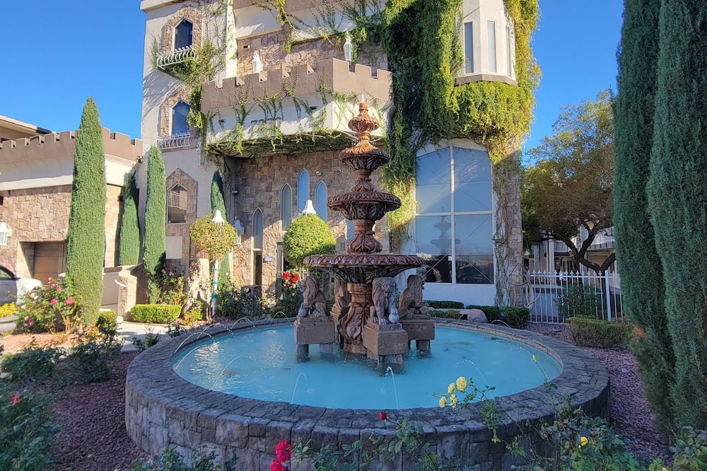Manor Suites
