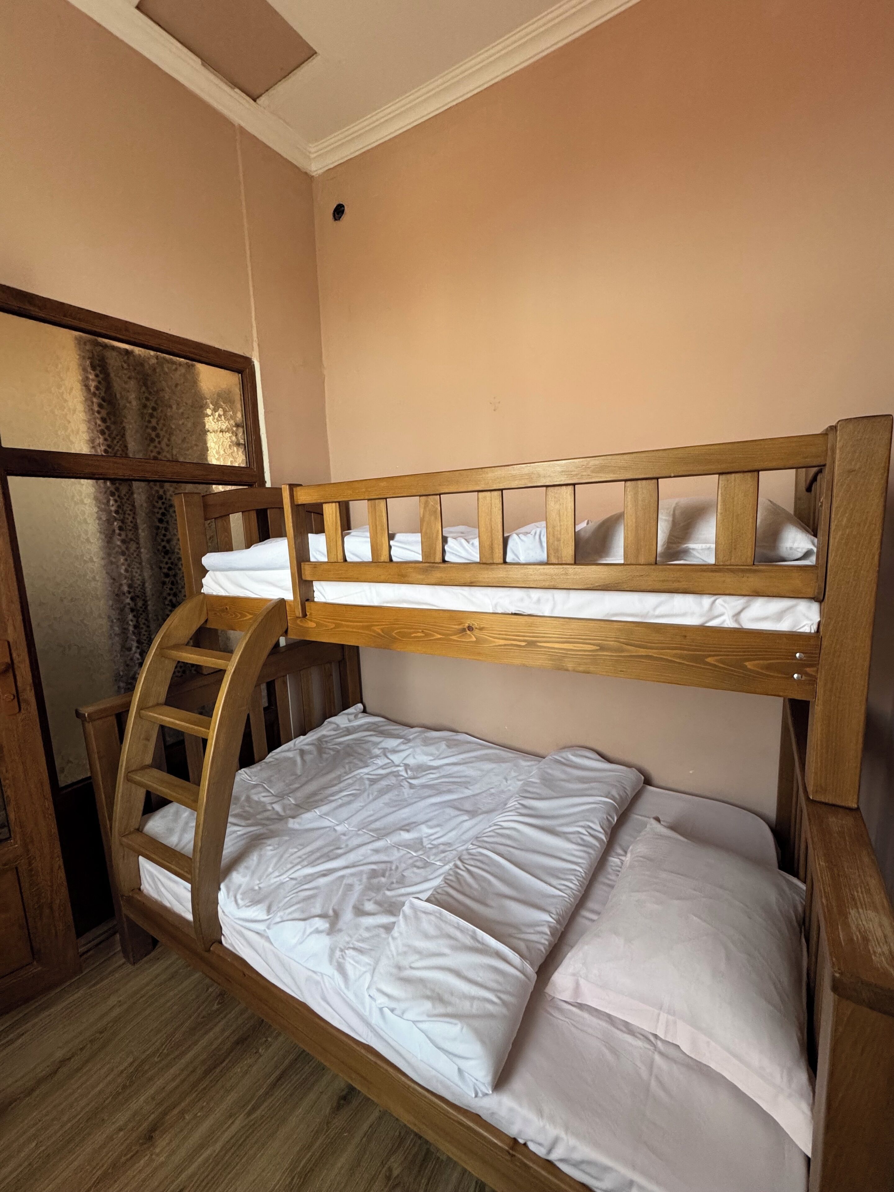 مكواة/لوح كي وواي فاي مجانًا