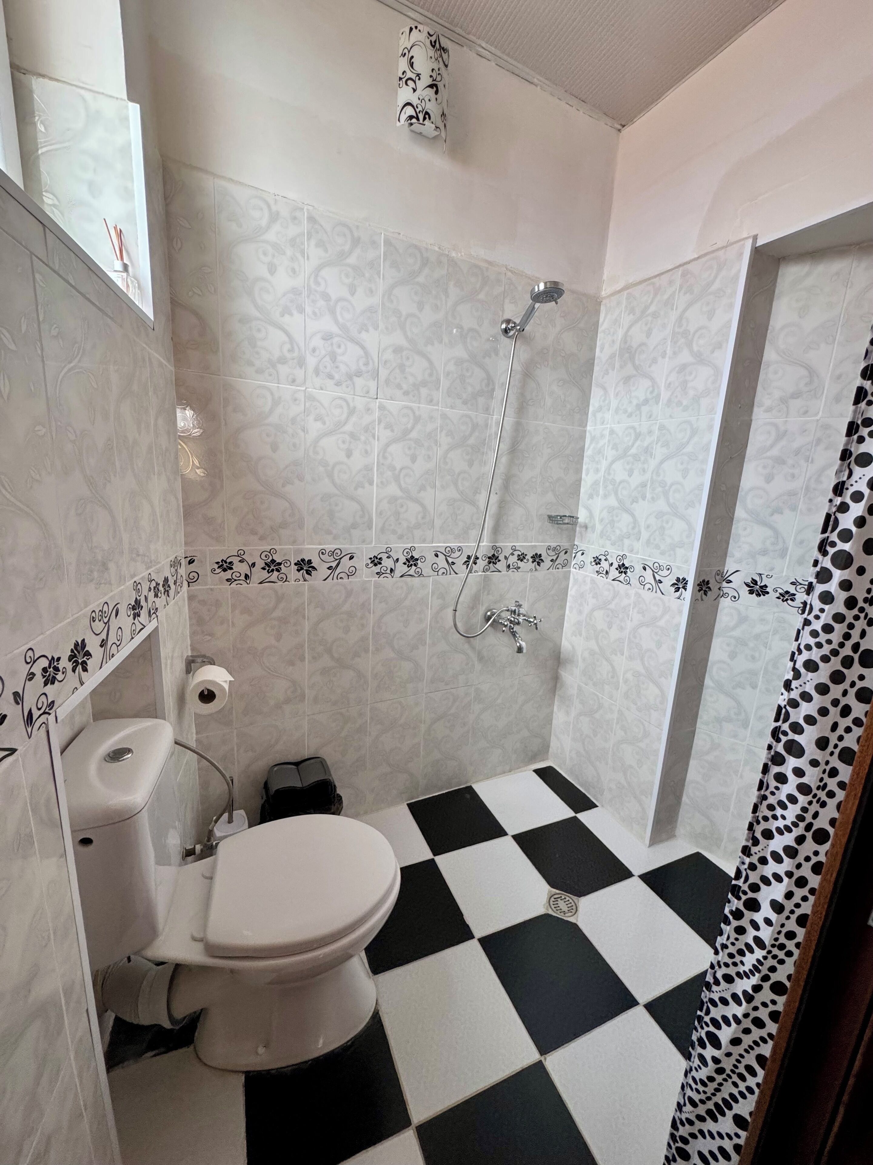 Family Double Room, Balcony, City View | Bathroom | Slippers