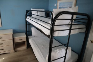 WiFi, bed sheets
