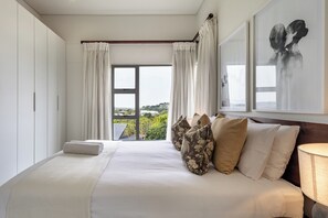 3 bedrooms, iron/ironing board, Internet, bed sheets