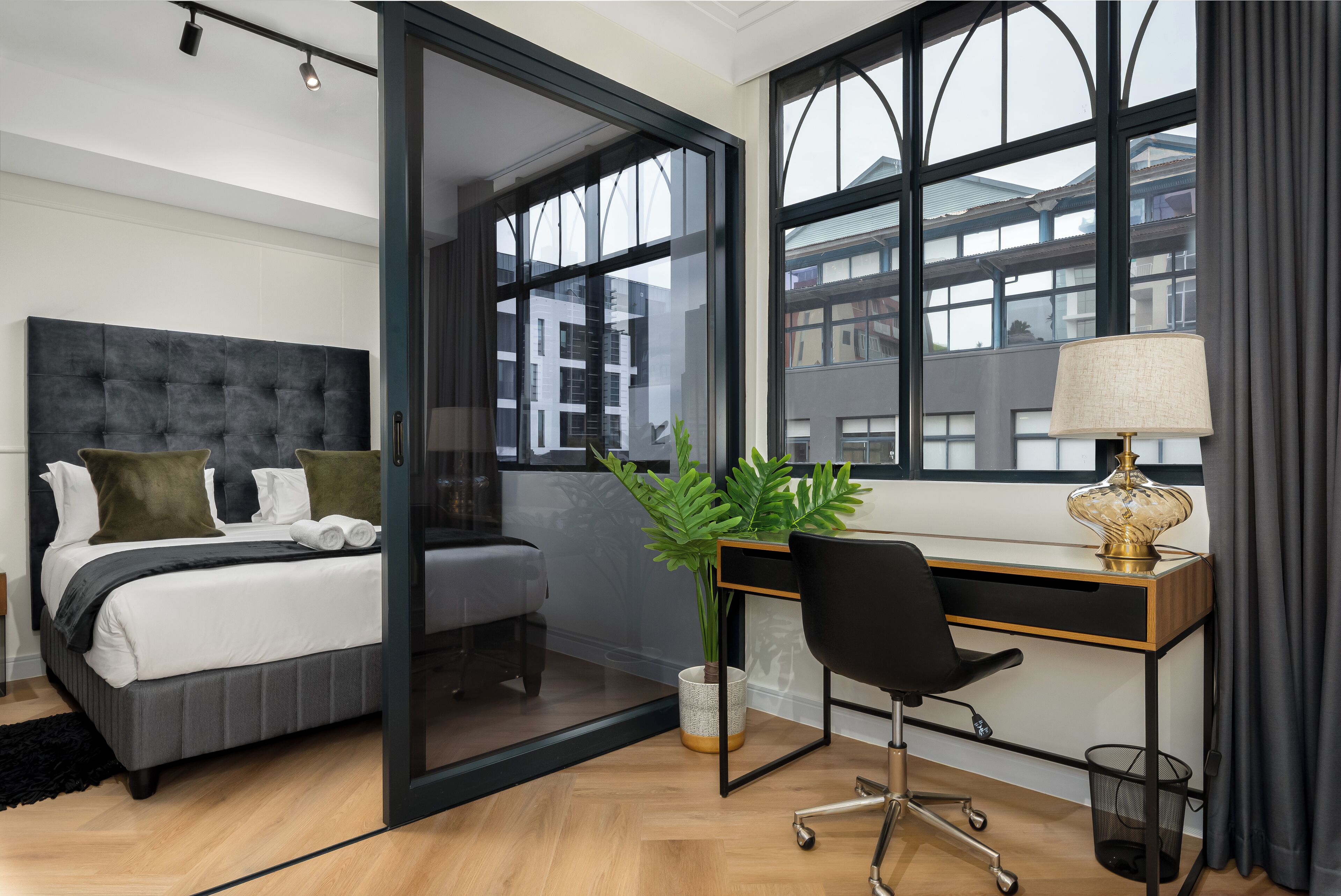 1 غرفة نوم وخزنة داخل الغرفة ومكواة/لوح كي وخدمة الإنترنت