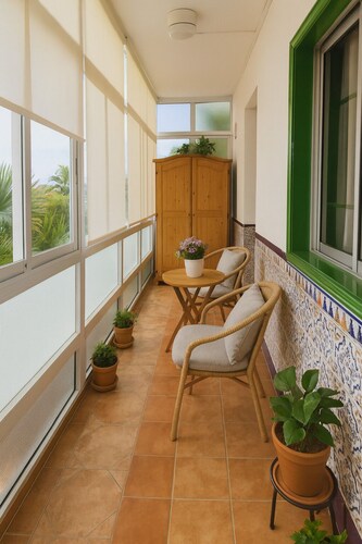 Traditional Townhouse in Quiet Area with Patio and Lots of Natural Light