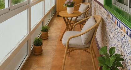 Traditional Townhouse in Quiet Area with Patio and Lots of Natural Light