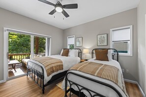 2 bedrooms, iron/ironing board, WiFi, bed sheets - Newly Renovated Condo w/Golf Course & Creek View (Whittier)