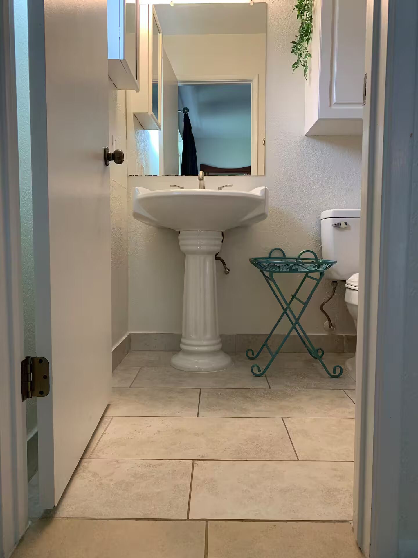 Hårtork, handdukar, tvål och toalettpapper