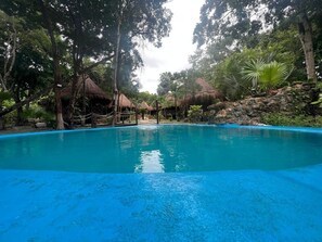 Utomhuspool