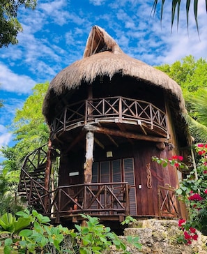 Superior Cabin, Lagoon View | Laptop workspace, rollaway beds, free WiFi, bed sheets - Kuuch Kaanil Villas Eco-romanticas (Bacalar)