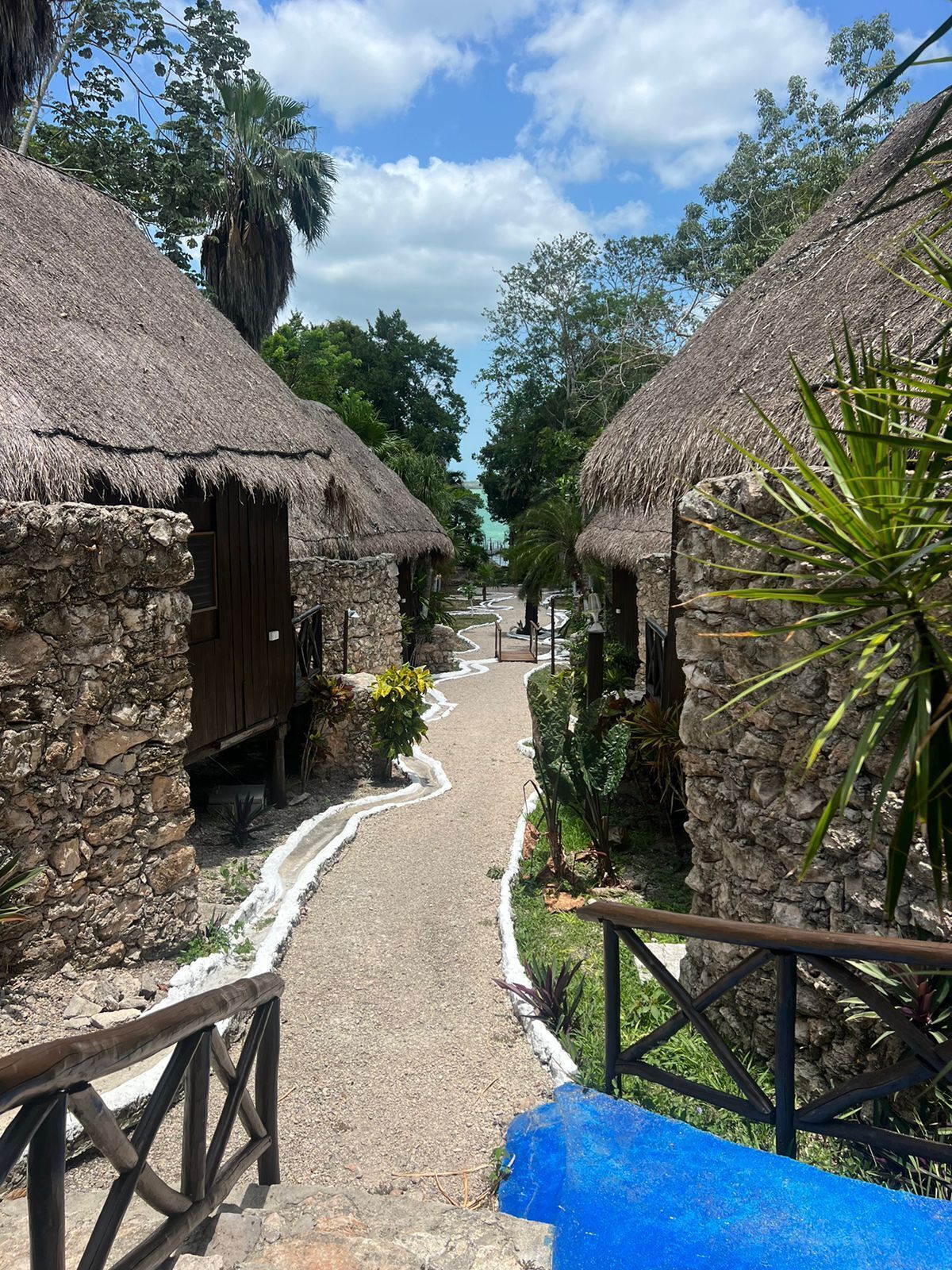 Bungalow clásico, 1 cama King size, balcón | Espacio para trabajar con laptop, camas extra y wifi gratis 