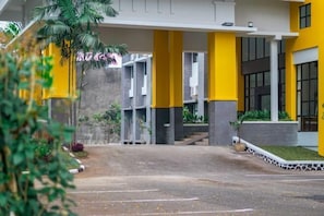 Exterior - Hotel Bumi Siliwangi by My Hospitality (Sukasari)