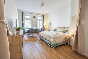 3 bedrooms, desk, travel crib, free WiFi