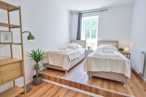 3 Schlafzimmer, Schreibtisch, Reisekinderbett, kostenloses WLAN