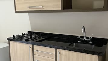 Deluxe driepersoonskamer, uitzicht op bergen | Gratis wifi