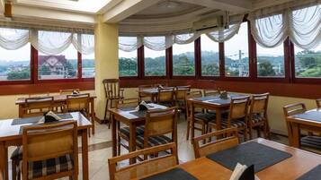 Desayuno buffet incluido todos los días