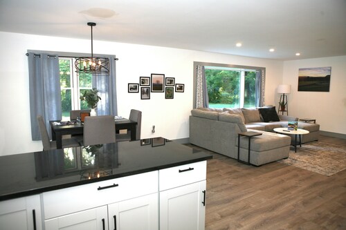 Private Home in the Berkshires with Hot Tub