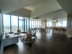 Lobby lounge
