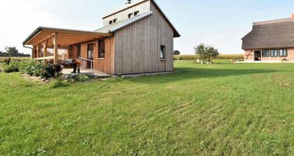Pure nature in lakeside holiday home