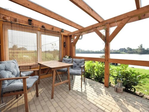 Urlaub am See im Ferienhaus mitten in der Natur