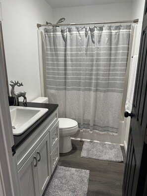 毛巾、肥皂、卫生纸