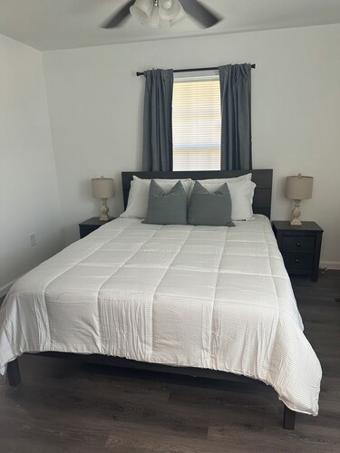 Spacious newly remodeled 2-bed 2 bath - 8 miles from Brewton Parker University