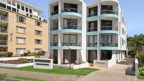 Exterior - Golden Views Hideaway (Golden Beach)