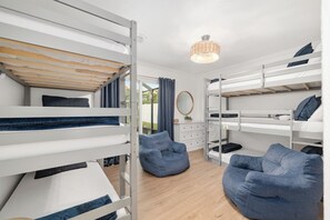 3 bedrooms, desk, iron/ironing board, travel cot