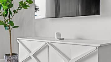 Studio, 1 King Bed (Inn at Seacrest Beach 409) | Interior