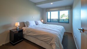 WiFi, bed sheets