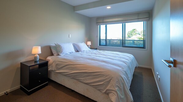 WiFi, bed sheets
