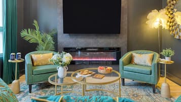 House (5 Bedrooms) | Interior