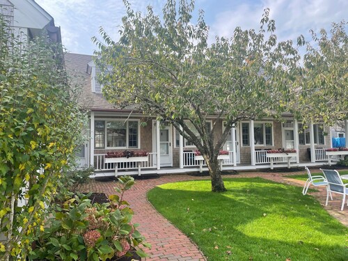 Charming 1-bedroom condo in Nantucket minutes from downtown and Children's Beach