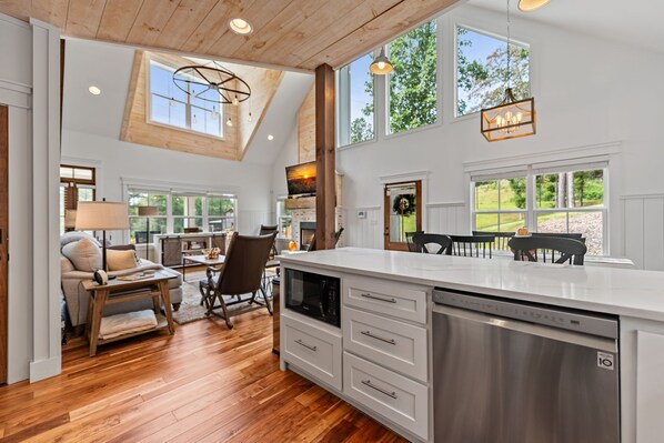 Interior - Cloud 9- Outside of Blue Ridge, GA Cozy Farmhouse-style cabin, Sleeps 6 (Blue Ridge)