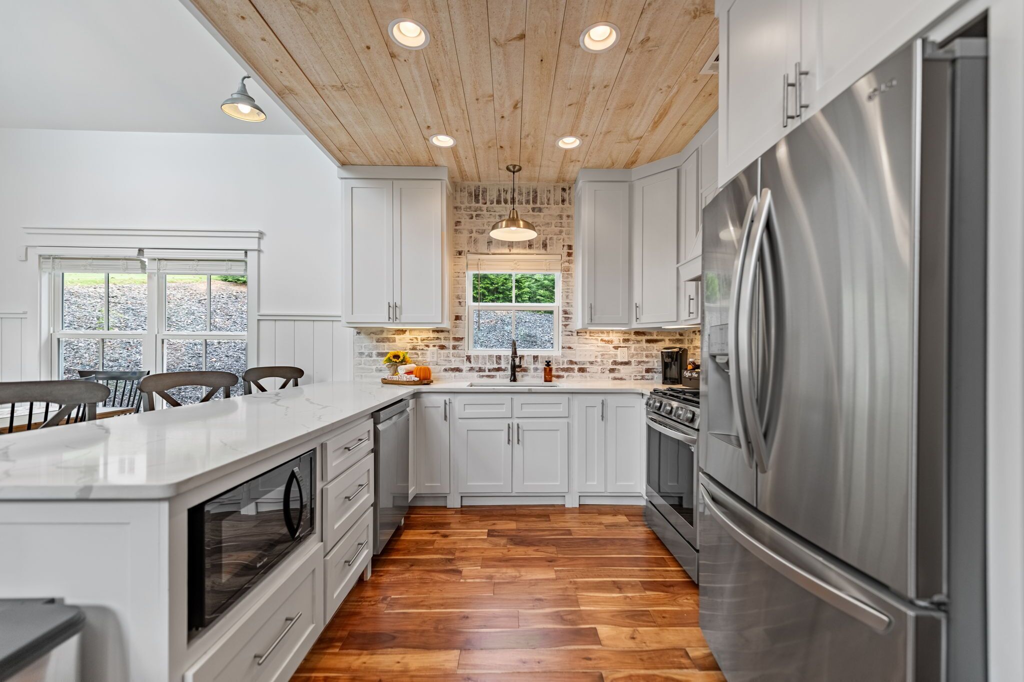 ثلاجة، ميكروويف، فرن، موقد طهي مسطح