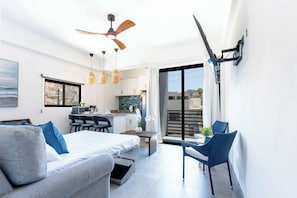 Iron/ironing board, WiFi, bed sheets - Vista Pedregal – Modern Vacation Apartment in Cabo San Lucas 2 min walk to Golden Zone Marina (Cabo San Lucas)