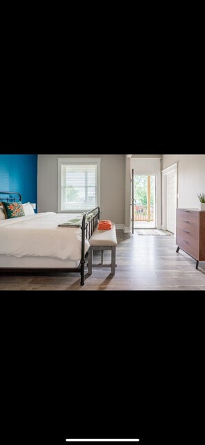 3 makuuhuonetta, silitysrauta/-lauta, ilmainen Wi-Fi, vuodevaatteet