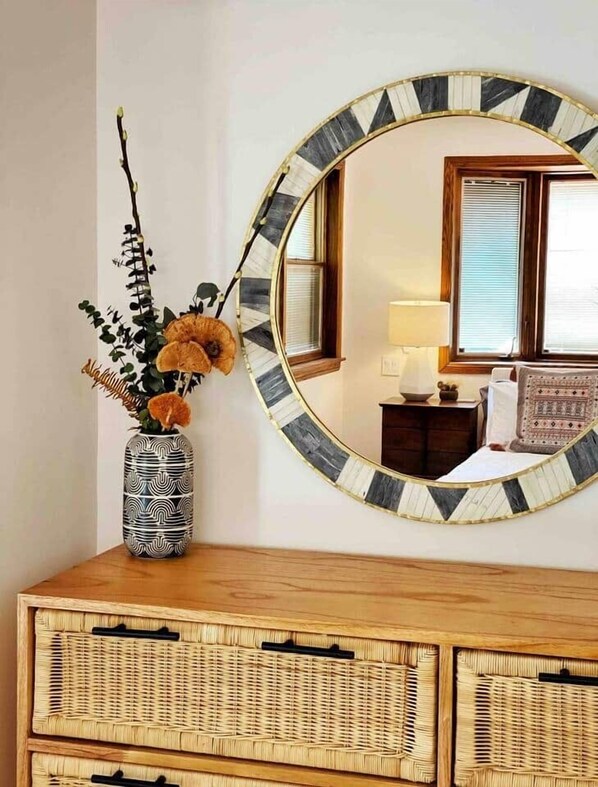 4 bedrooms, in-room safe, iron/ironing board, WiFi