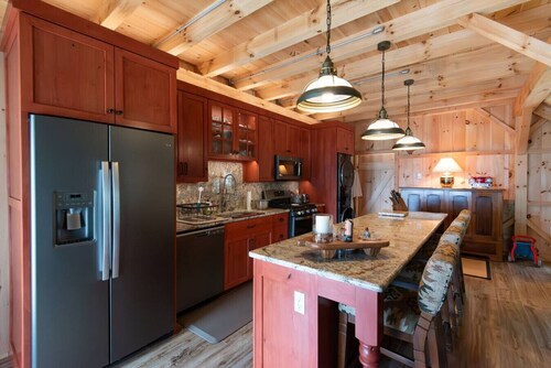 Ocean front Post and Beam Barn with HOT TUB