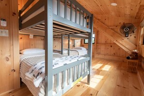 2 bedrooms, Internet, bed sheets