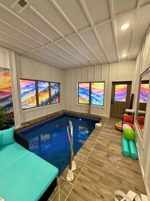 Piscine intérieure