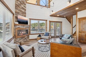 Smart-TV, Kamin, Tischfußball