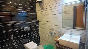 Executive Side Sea View Room | Bathroom